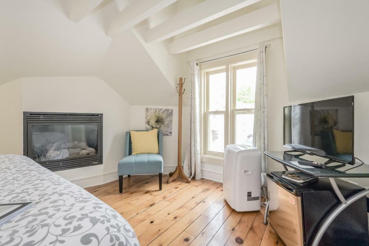 St Andrew Suites Fergus Exteriör bild